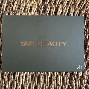 TATI BEAUTY Eyeshadow Palette Volume 1